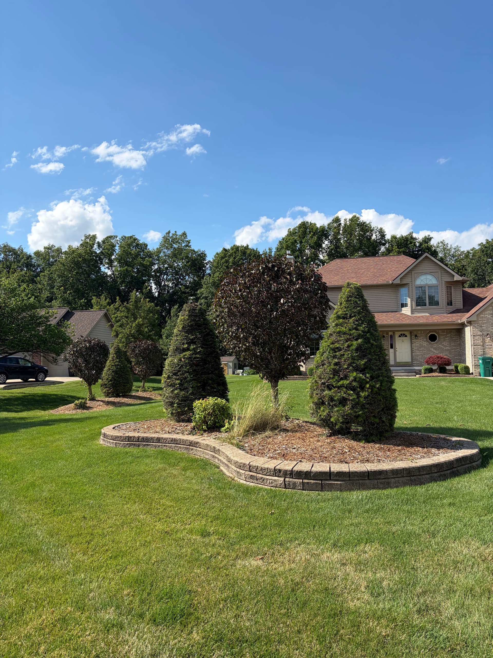 Gallery photos for Tree and Bush Trimming Done Right in New Boston: Image #1
