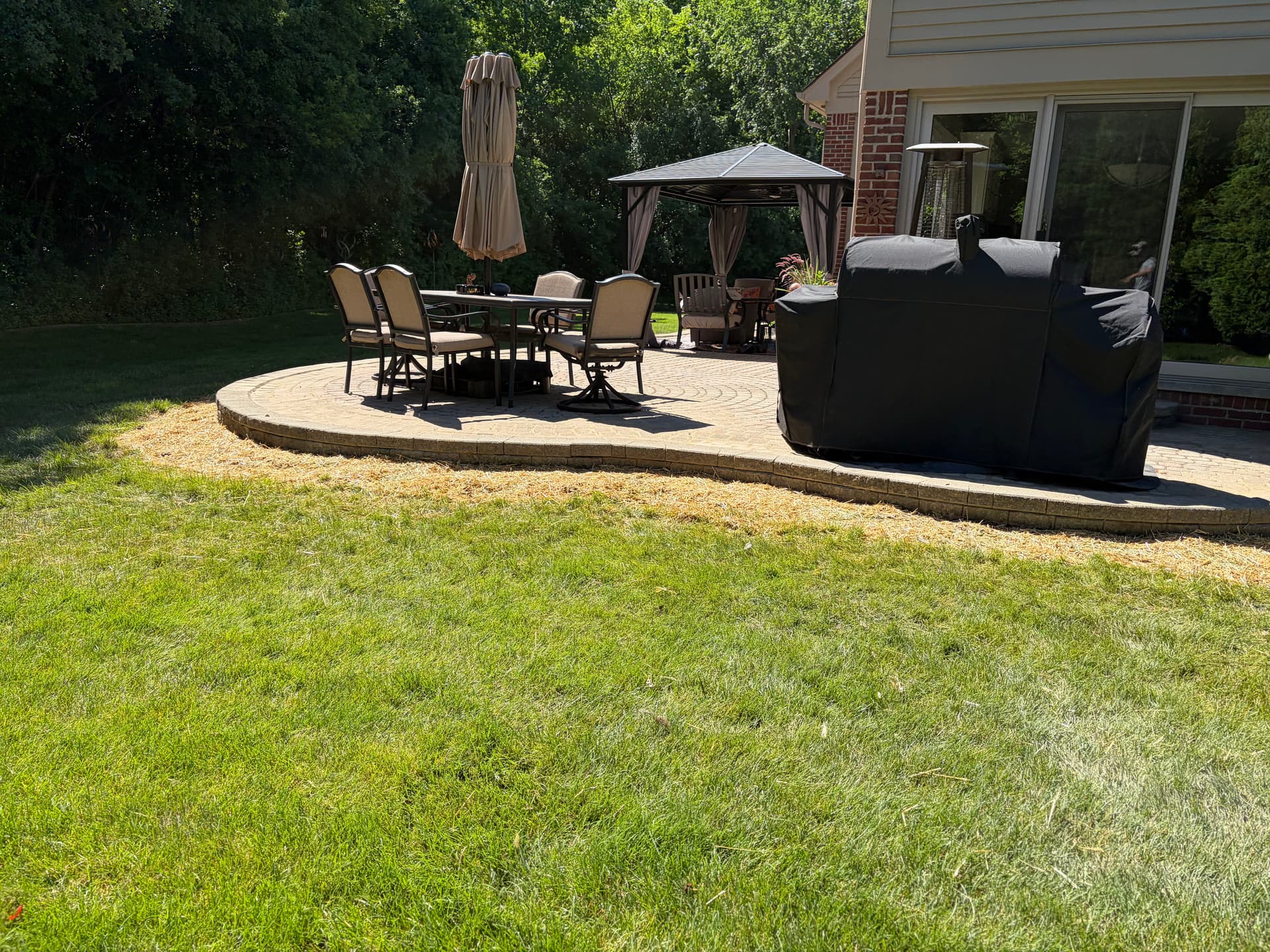 Gallery photos for Paver Patio Rebuild with Proper Edging Wall and Limestone Base: Image #2